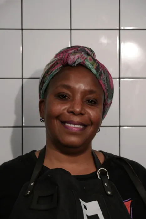 Porträtt av Josefa, East African-kock